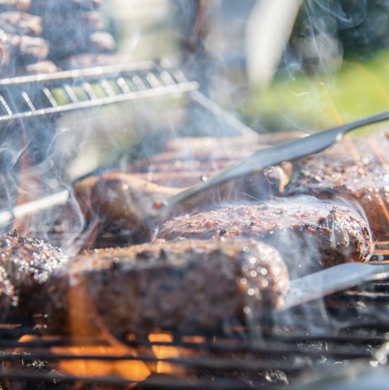 5 Benefits of Grilling your Meals Outside