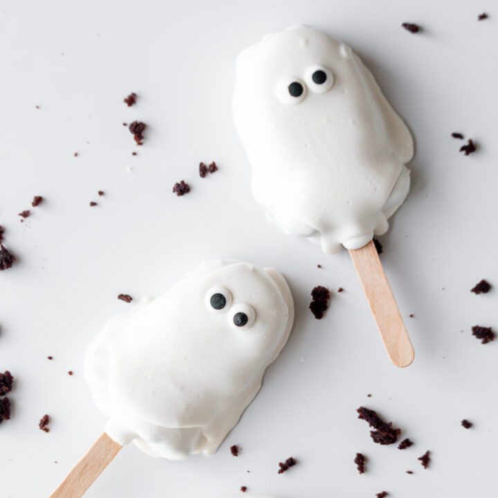 Cake Pops That Look Like Ghosts