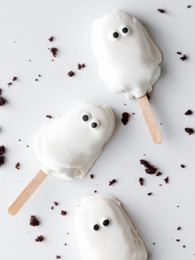 Ghost Cake Pops Perfect for Halloween