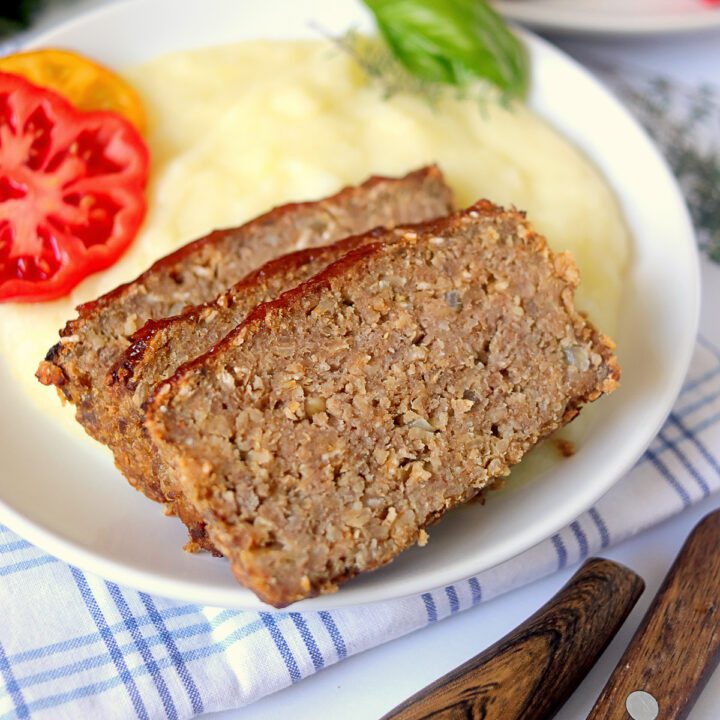 Meatloaf made with Applesauce and Oatmeal