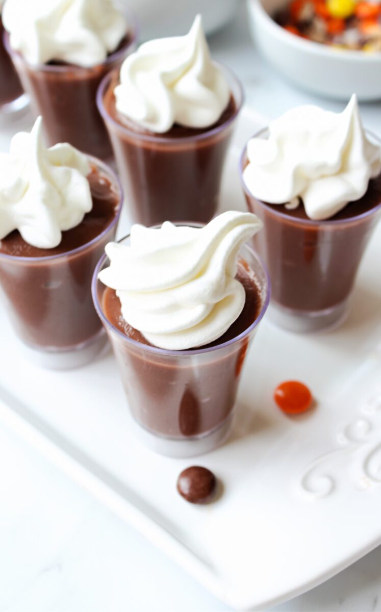 set the chocolate pudding in the glass and whipped cream topping onto the top